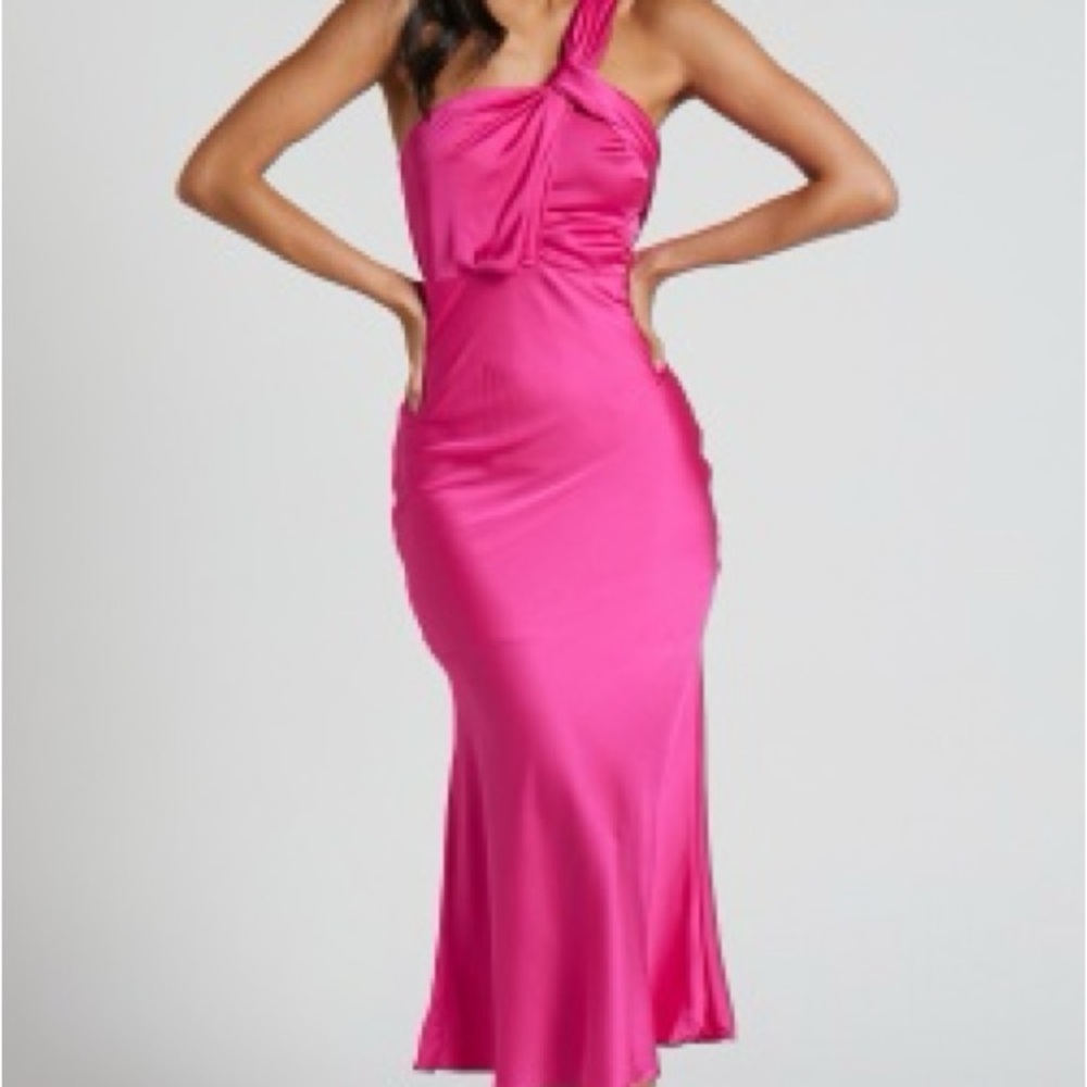 Satin Pink One-Shoulder Dress